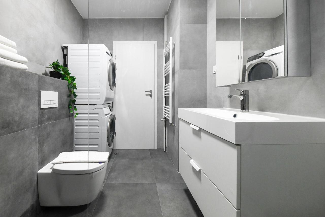 Modern In A Quiet Area *