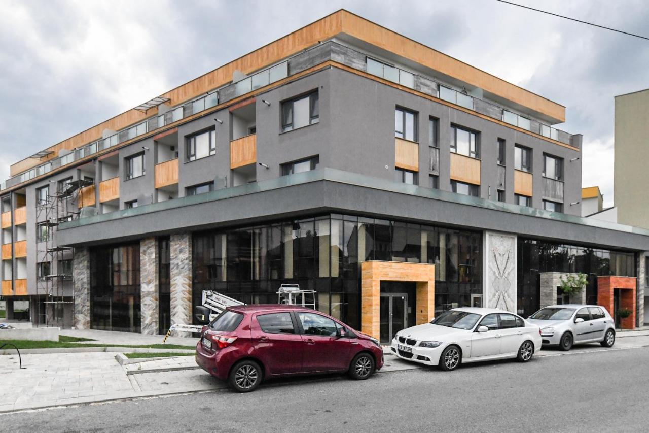Modern In A Quiet Area Apartment